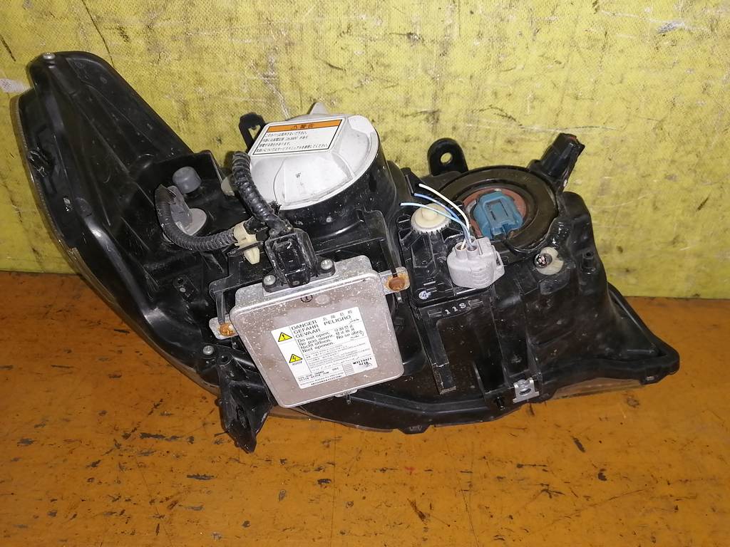 фара Honda Zest 3