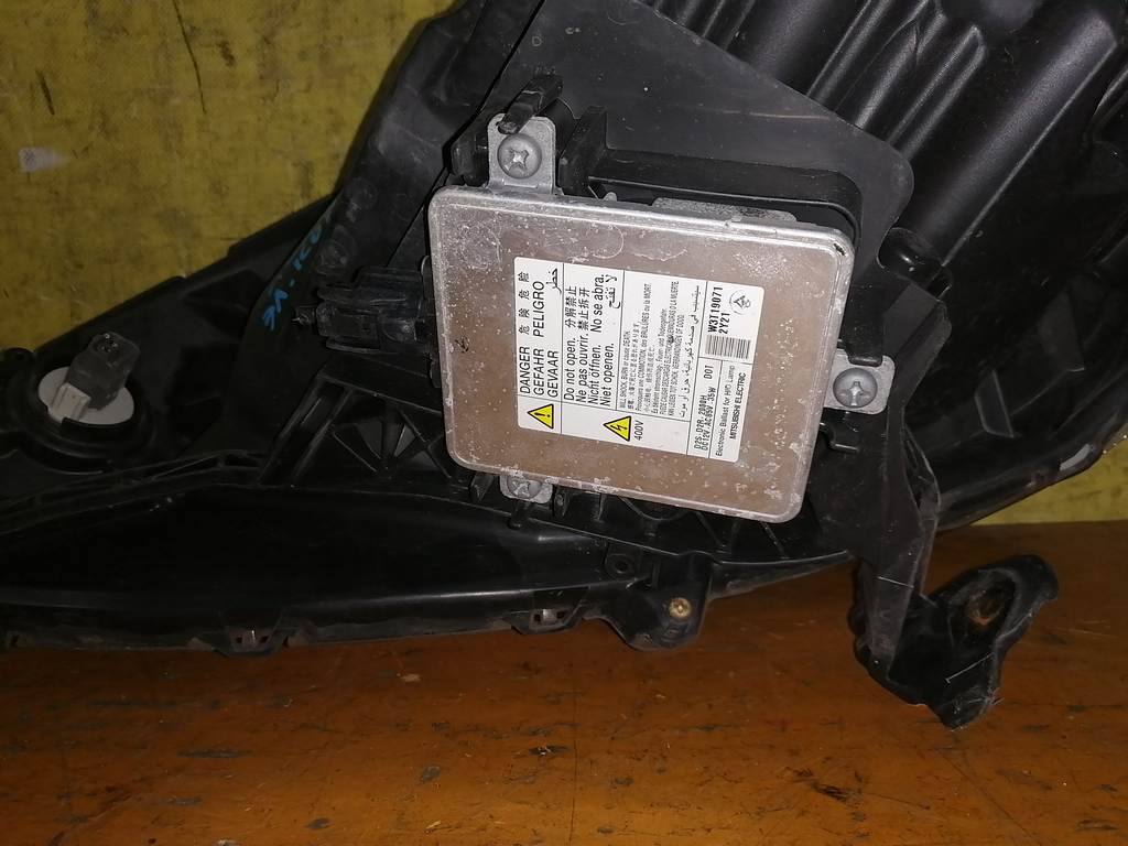 фара Honda Fit Shuttle 3