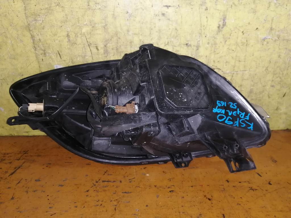Осветительные приборы Toyota Vitz 2