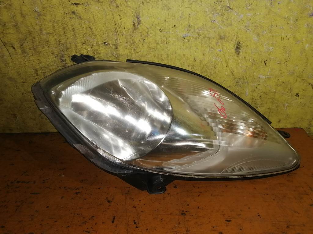 фара Toyota Vitz 0