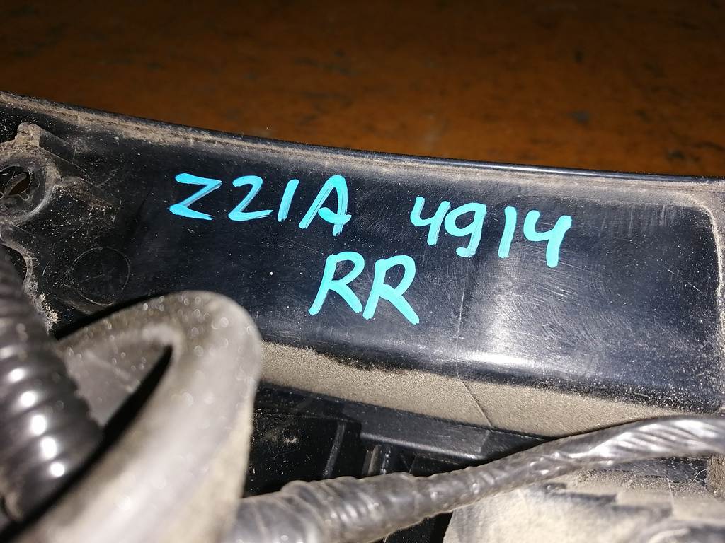 COLT Z21A СТОП ПРАВЫЙ 4914 Mitsubishi Colt 1