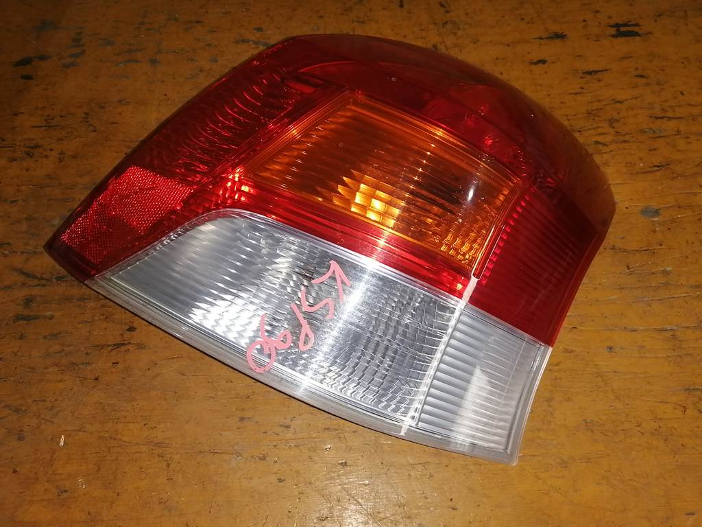 стоп-сигнал Toyota Vitz 0