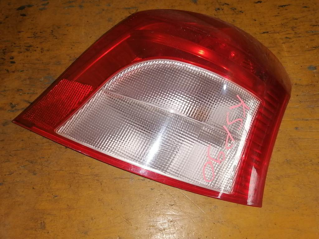 стоп-сигнал Toyota Vitz 0