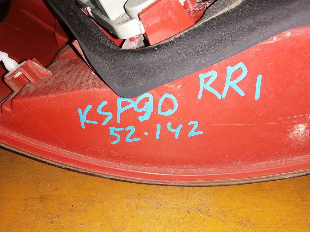 VITZ KSP90 СТОП ПРАВЫЙ 52142 Toyota Vitz 1