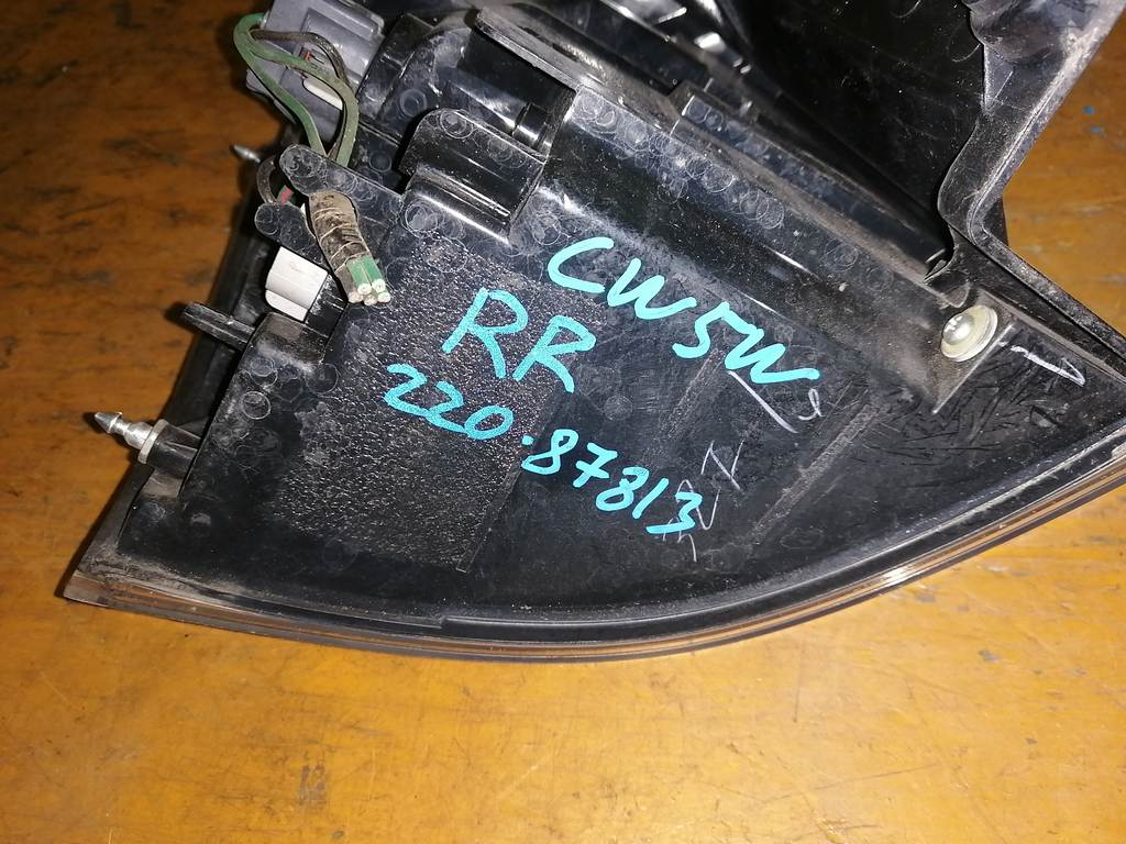 OUTLANDER CW5W СТОП ПРАВЫЙ 220-87813 Mitsubishi Outlander 1