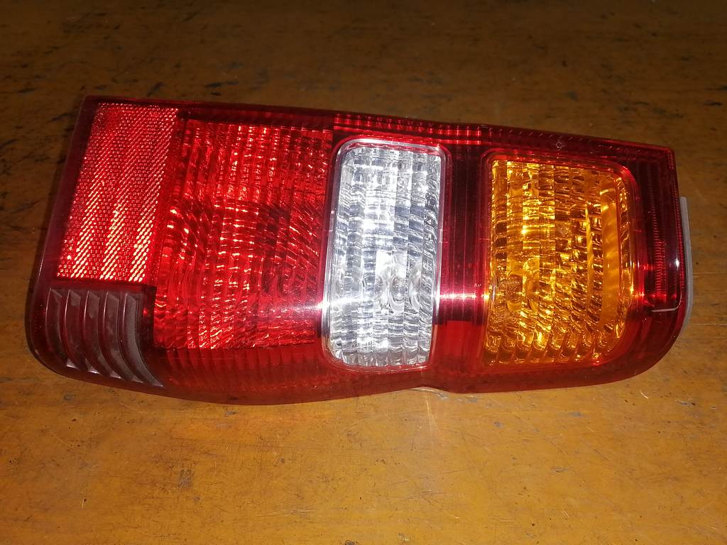 стоп-сигнал Mitsubishi Pajero Mini 0