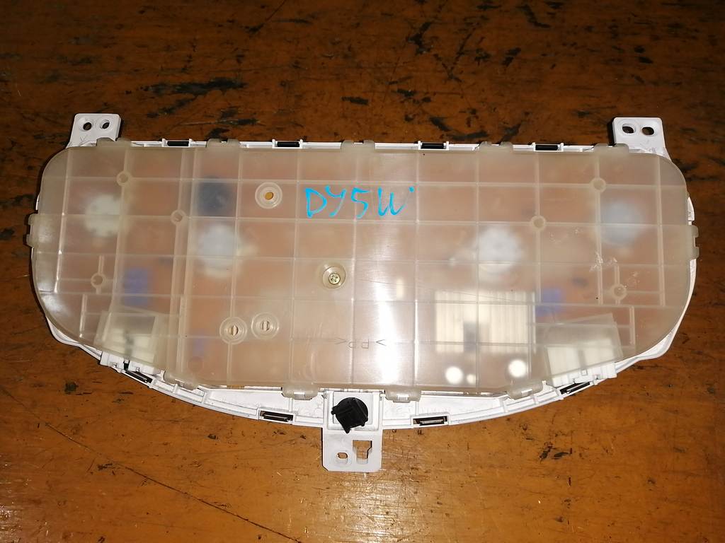 DEMIO DY5W ЩИТОК ПРИБОРОВ YG D393 A Mazda Demio 1