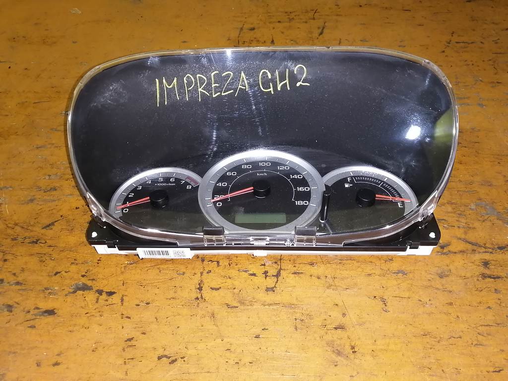 щиток приборов Subaru Impreza 0