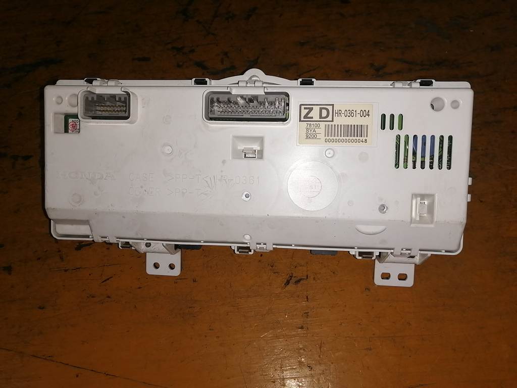Салон Honda Zest 2