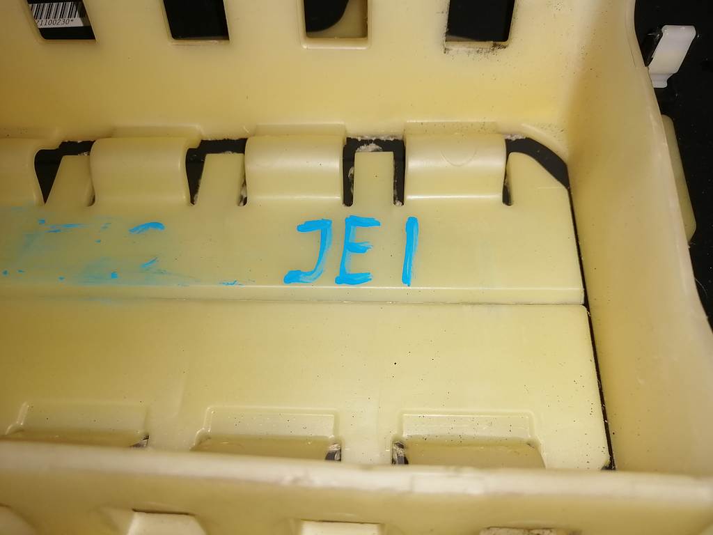 ZEST JE1 НАКЛАДКА AIRBAG ПАССАЖ. Honda Zest 1