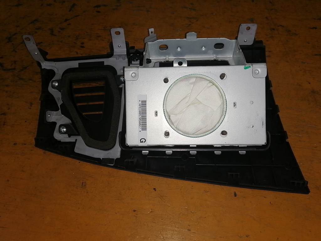 TIIDA LATIO SC11 НАКЛАДКА AIRBAG ПАССАЖ. Nissan Tiida Latio 1