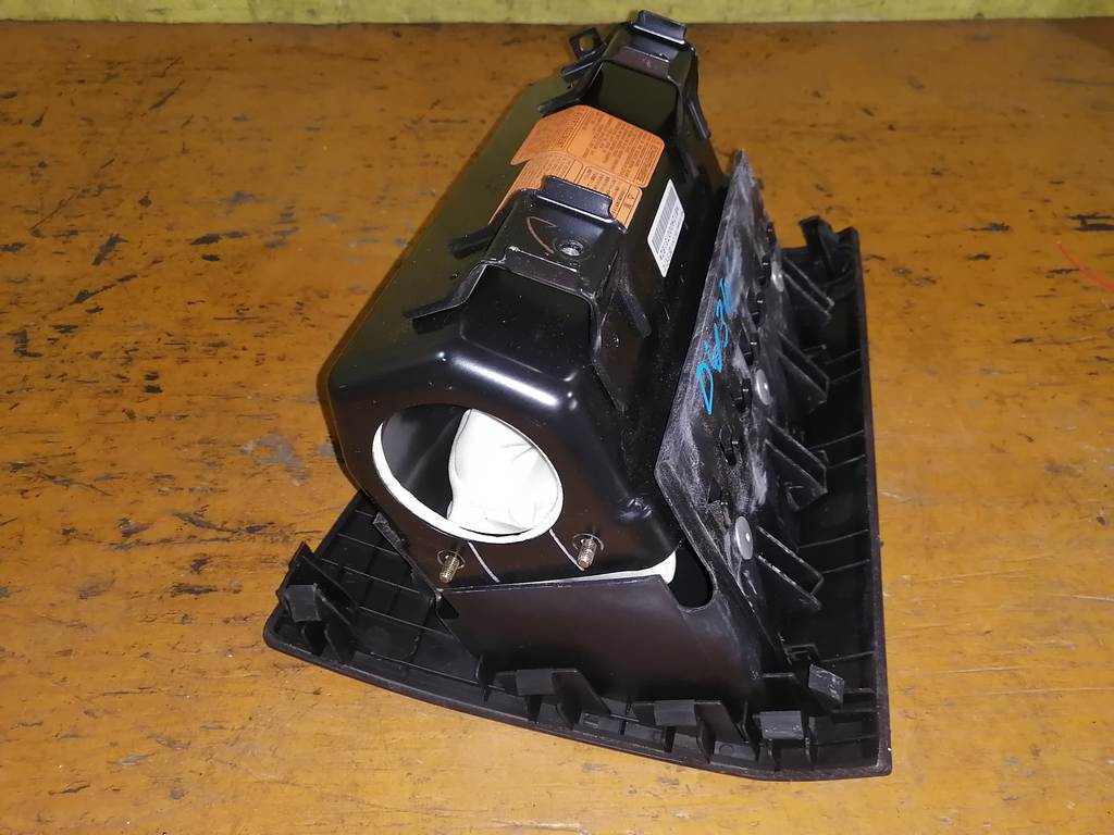airbag пассажирский Mazda Demio 3