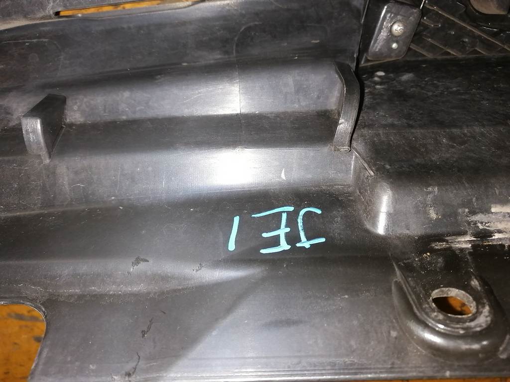 ZEST SPARK JE1 РЕШЕТКА РАДИАТОРА Honda Zest 1