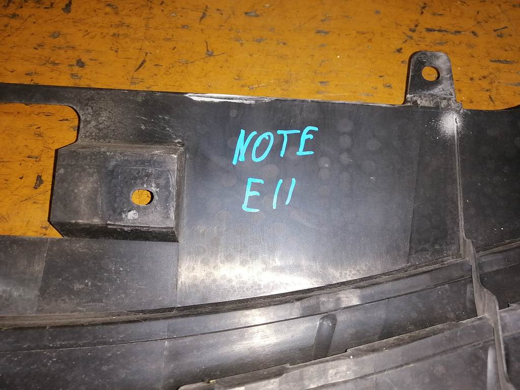 NOTE E11 РЕШЕТКА РАДИАТОРА Nissan Note 1