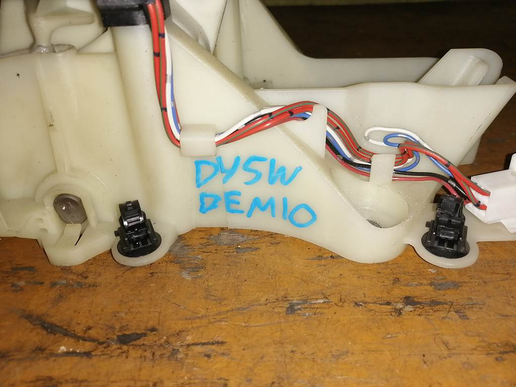 DEMIO DY5W СЕЛЕКТОР АКПП Mazda Demio 1