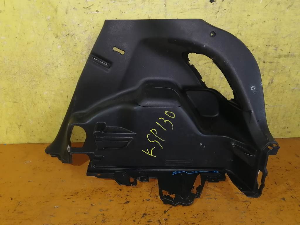 обшивка багажника Toyota Vitz 0