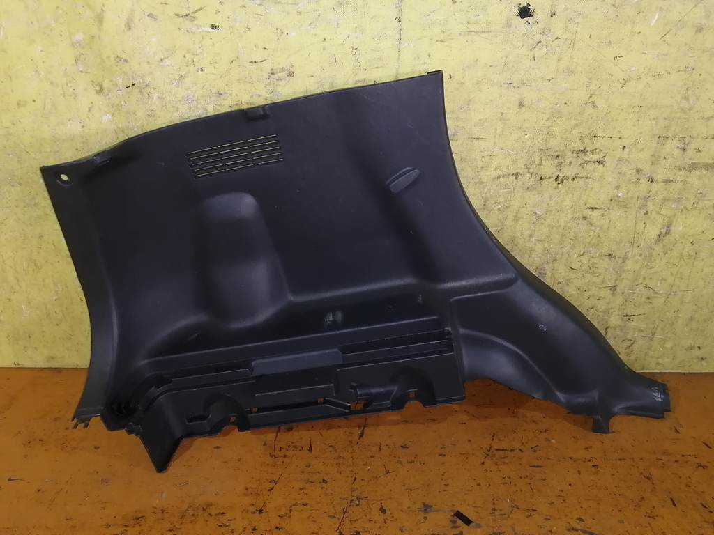 обшивка багажника Suzuki Swift 0