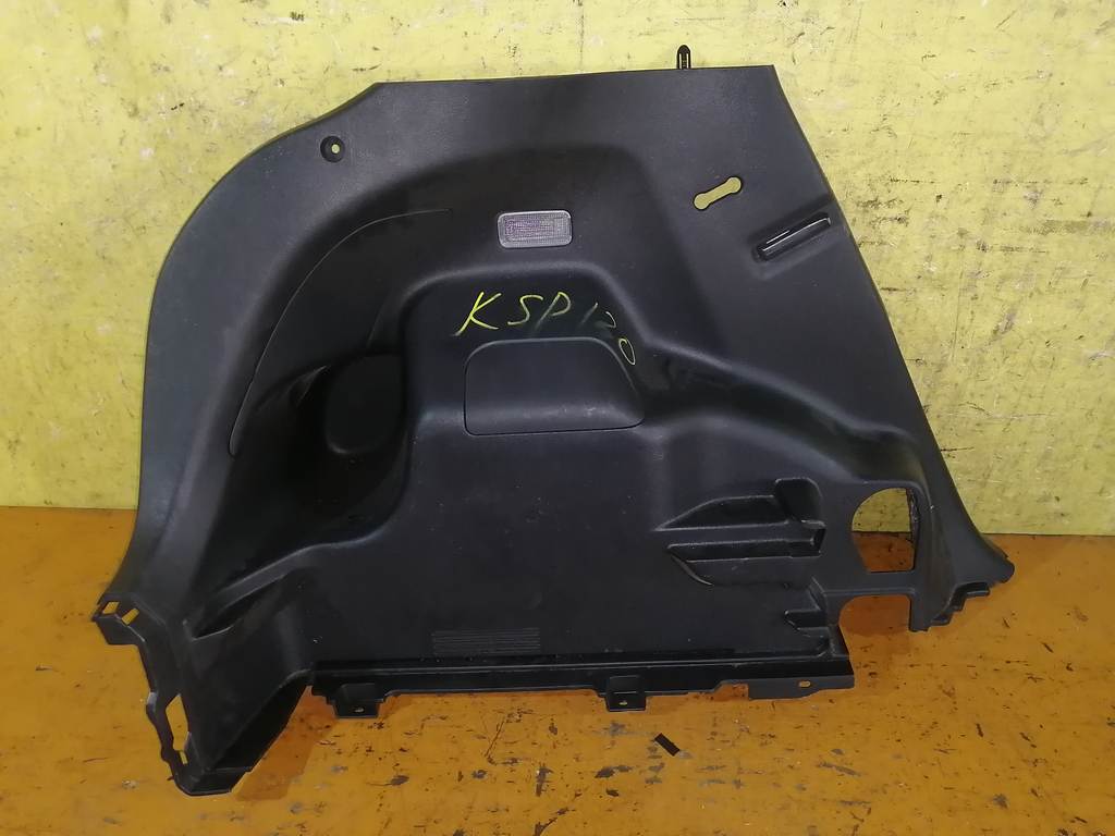 обшивка багажника Toyota Vitz 0