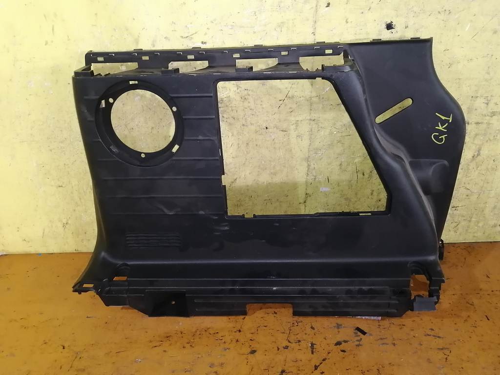 обшивка багажника Honda Mobilio Spike 0