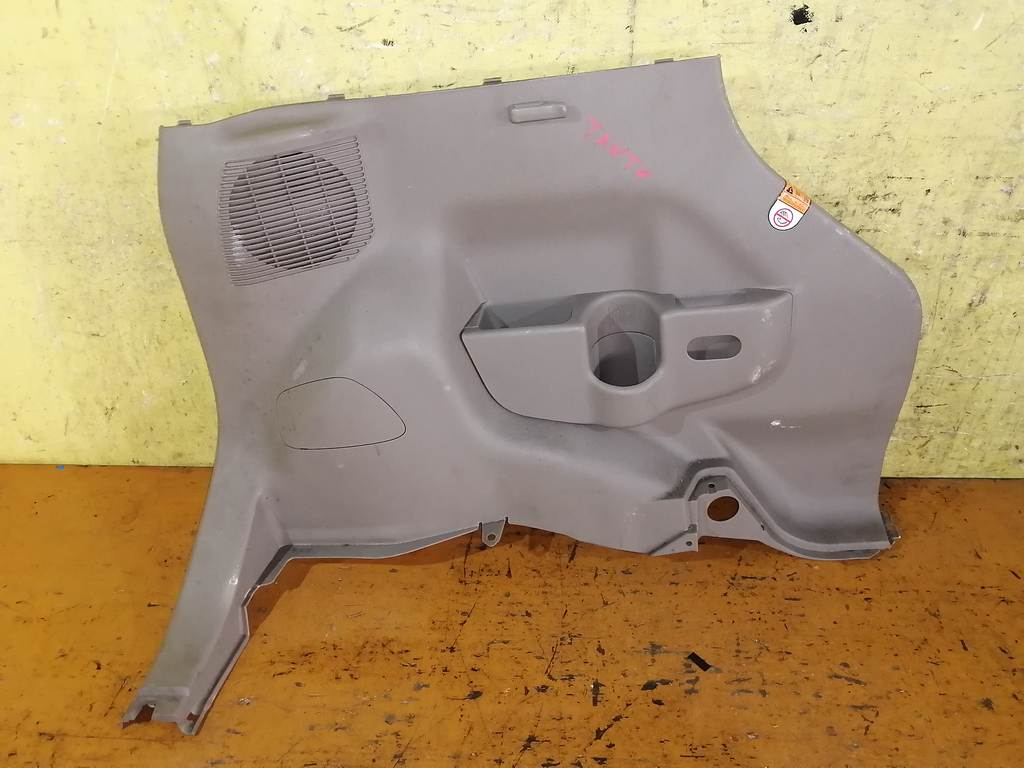 обшивка багажника Daihatsu Tanto 0