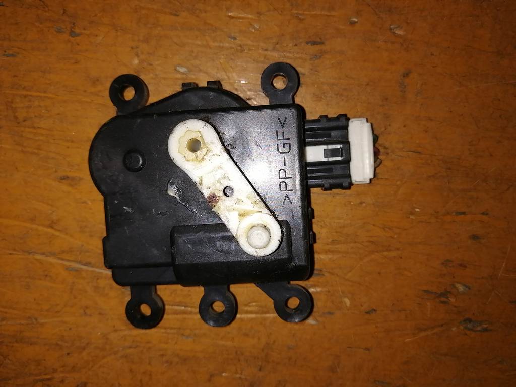 AXELA BL5FP СЕРВОПРИВОД ЗАСЛОНОК ПЕЧКИ 1530N Mazda Axela 1