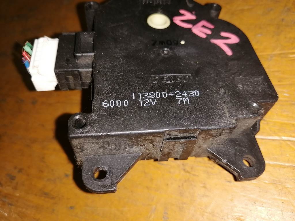 INSIGHT ZE2 СЕРВОПРИВОД ЗАСЛОНОК ПЕЧКИ 113800-2430 Honda Insight 1