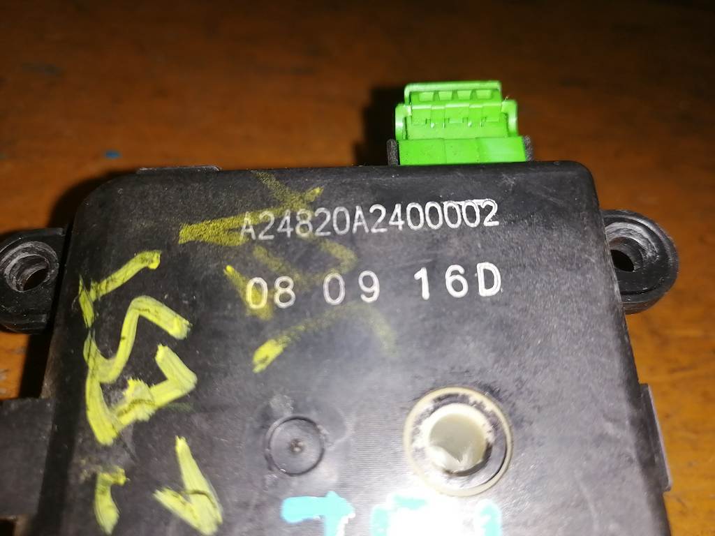 ZEST JE1 СЕРВОПРИВОД ЗАСЛОНОК ПЕЧКИ A24820A2400002 Honda Zest 1