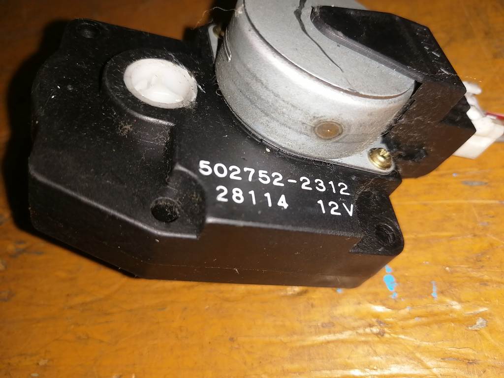 SERENA TC24 СЕРВОПРИВОД ЗАСЛОНОК ПЕЧКИ 502752-2312 Nissan Serena 1