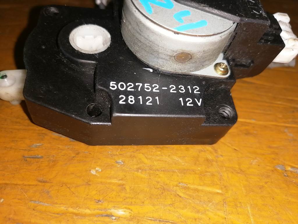 SERENA TC24 СЕРВОПРИВОД ЗАСЛОНОК ПЕЧКИ 502752-2312 (1) Nissan Serena 1