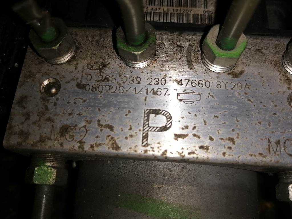 NOTE E11 БЛОК ABS 47660 8Y20A Nissan Note 1