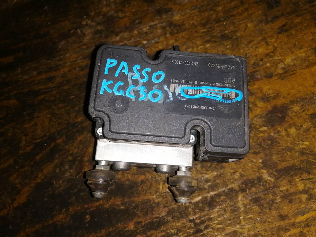 блок abs Toyota Passo 0