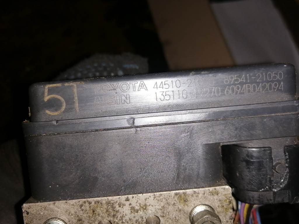 CALDINA AZT241 БЛОК ABS 44510-21050 Toyota Caldina 1