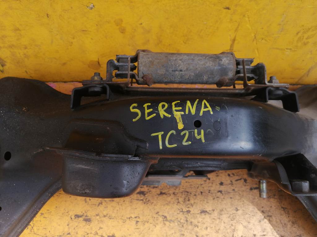 SERENA TC24 БАЛКА ПОПЕРЕЧНАЯ Nissan Serena 1