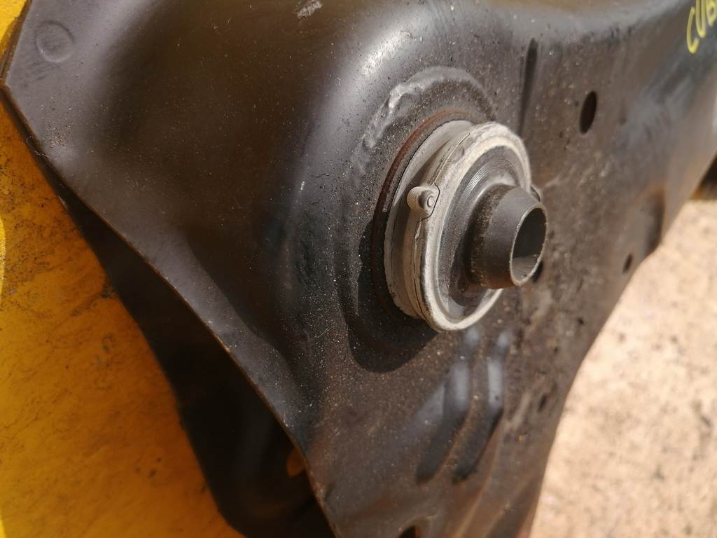 балка Nissan Cube 3