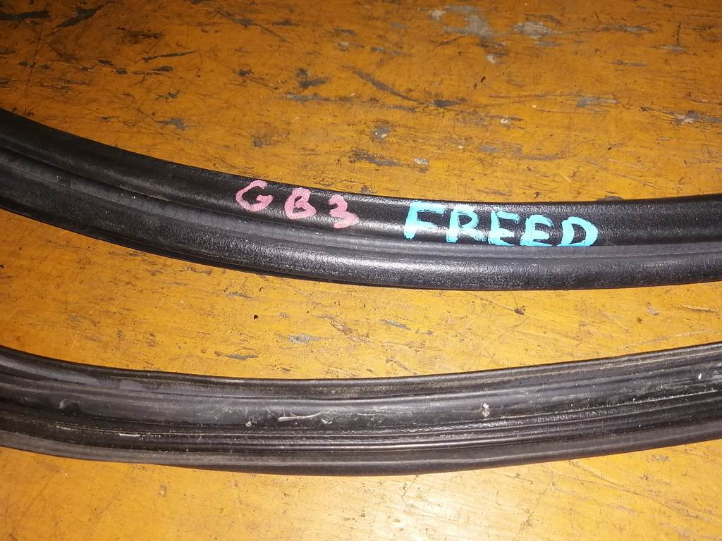 FREED GB3 УПЛОТНИТЕЛЬ 5-Й ДВЕРИ Honda Freed 1