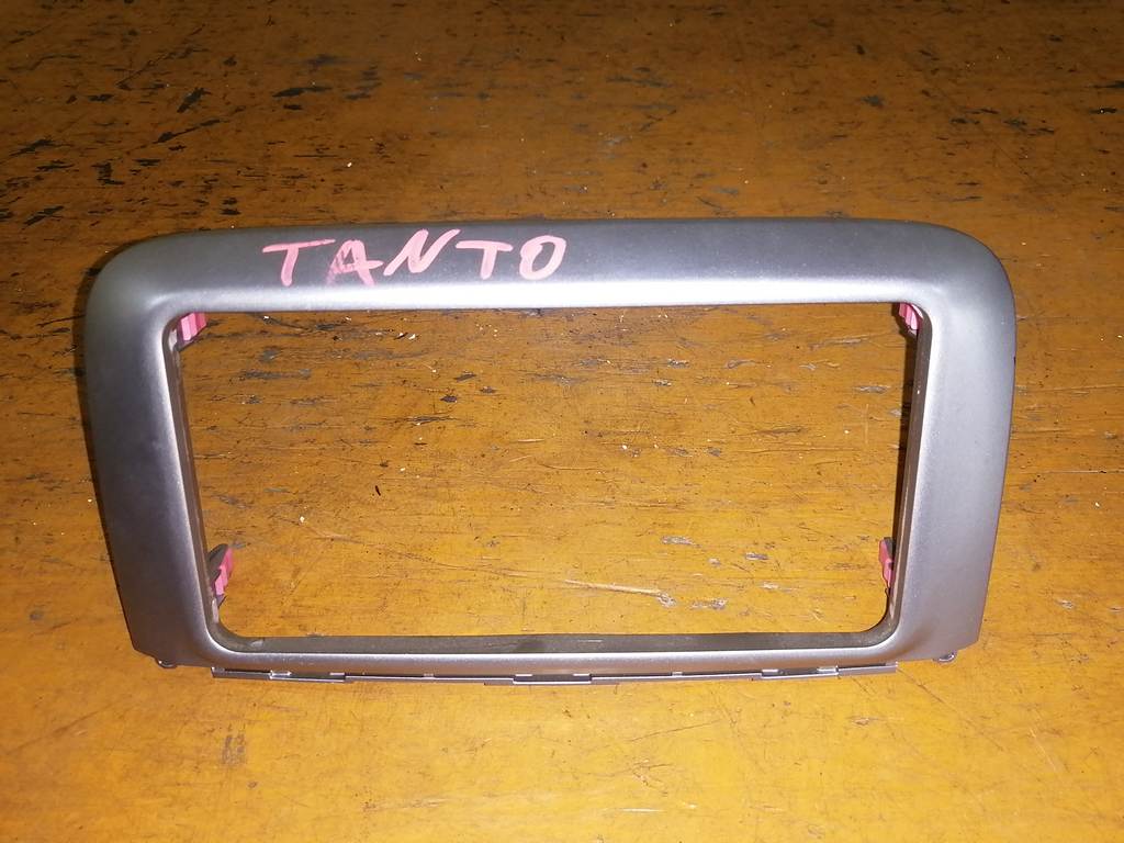 консоль магнитофона Daihatsu Tanto 0