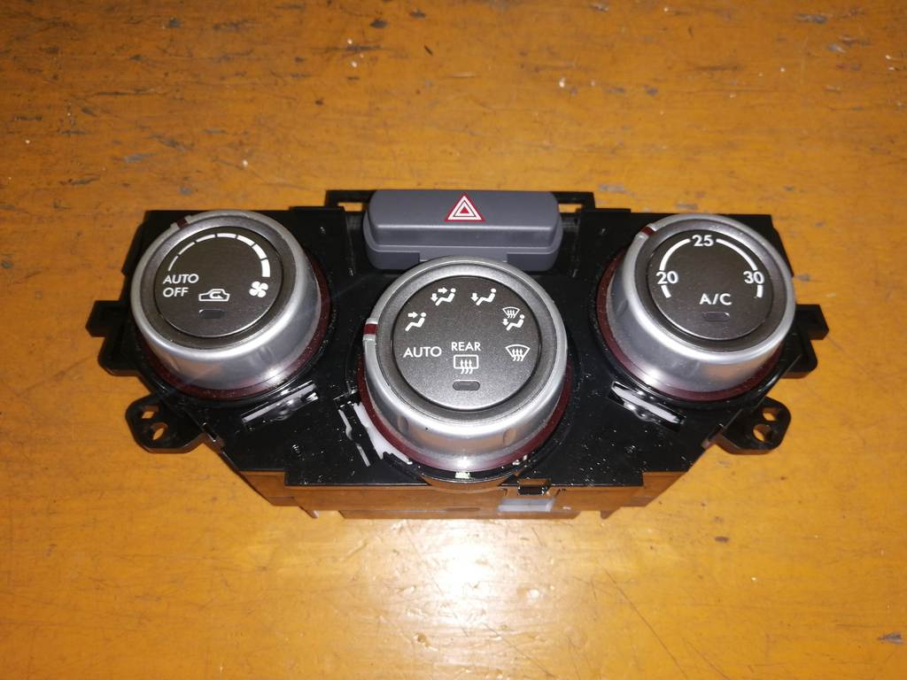 климат-контроль Subaru Impreza 0