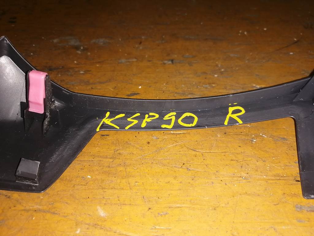 VITZ KSP90 КОНСОЛЬ ТОРПЕДЫ ПРАВАЯ Toyota Vitz 1