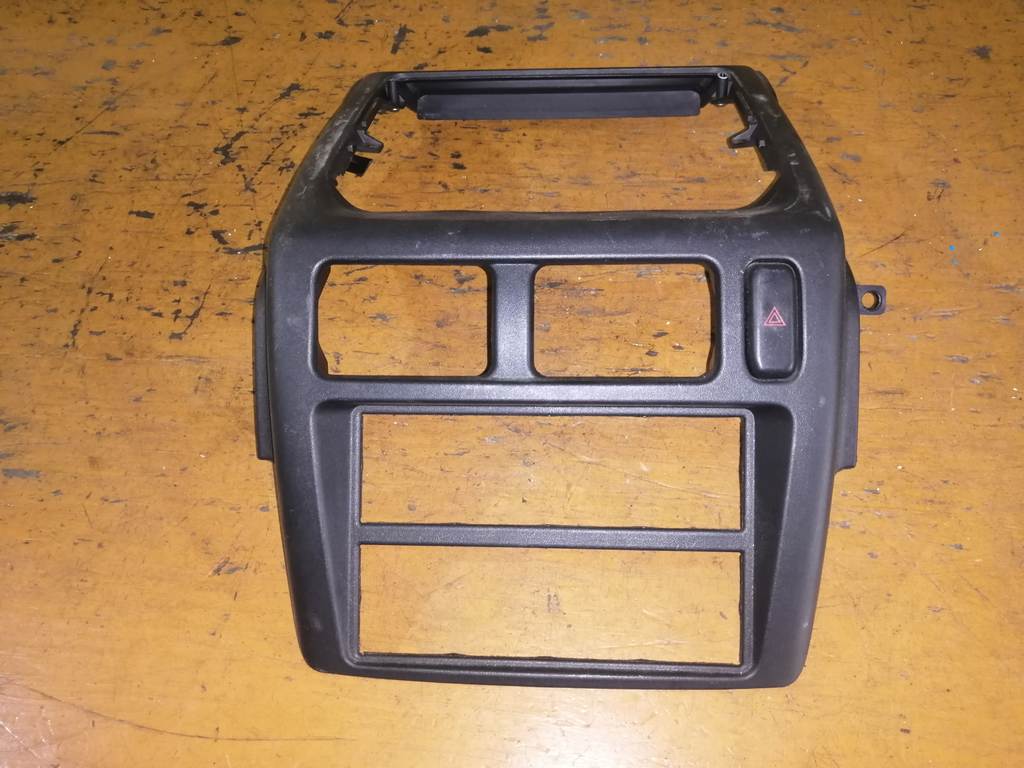 консоль магнитофона Mitsubishi Pajero Mini 0