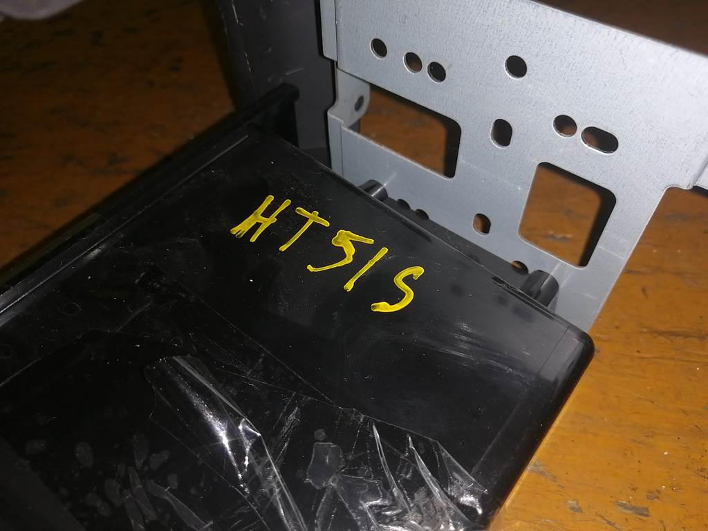 SWIFT HT51S КОНСОЛЬ МАГНИТОФОНА С БОКСОМ Suzuki Swift 1