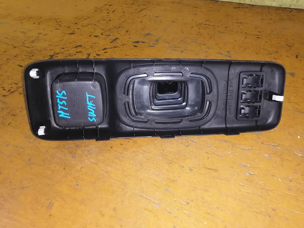 Салон Suzuki Swift 2