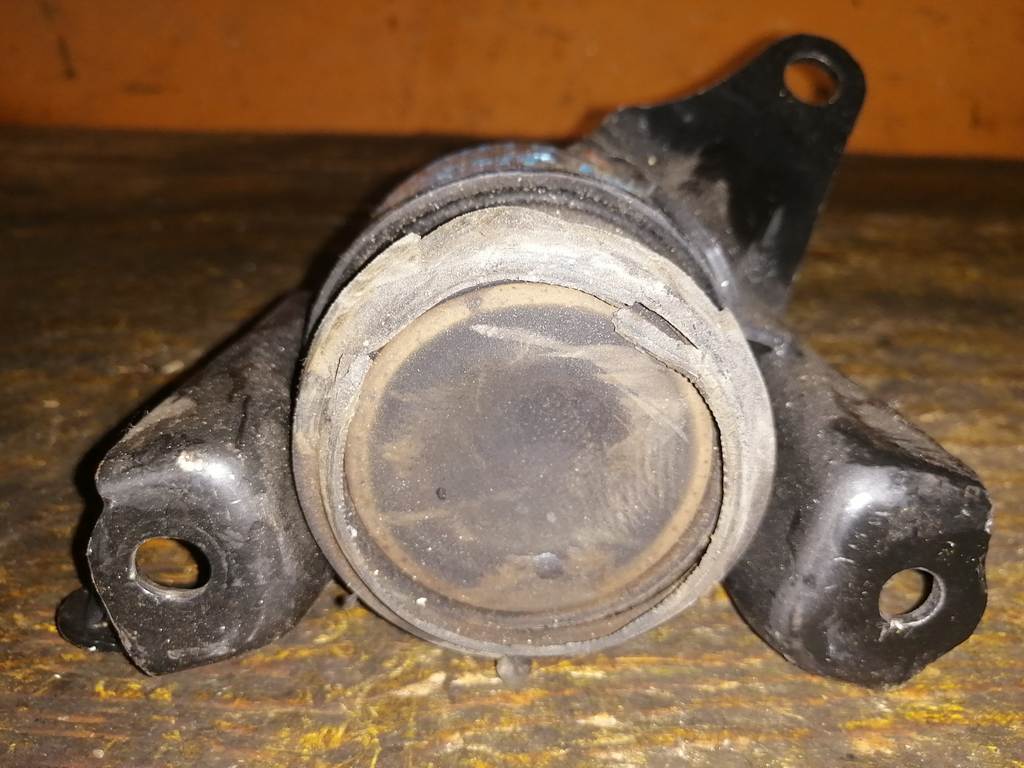 CALDINA AZT241 ПОДУШКА ДВС 1 Toyota Caldina 1