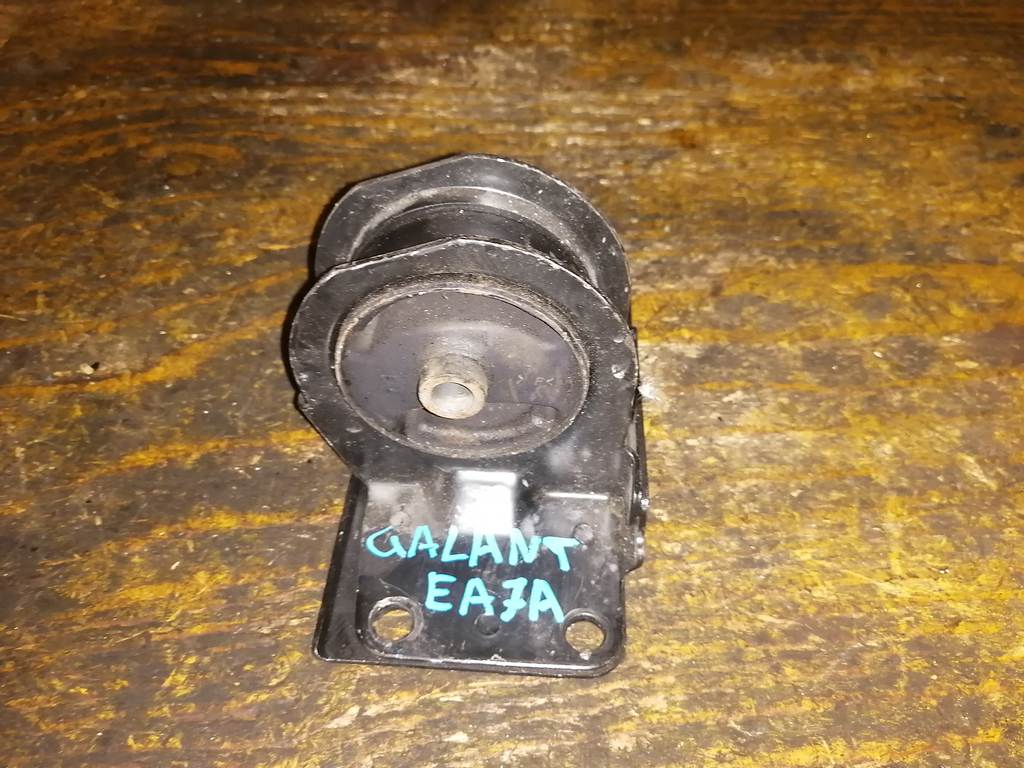 подушка двигателя Mitsubishi Galant 0