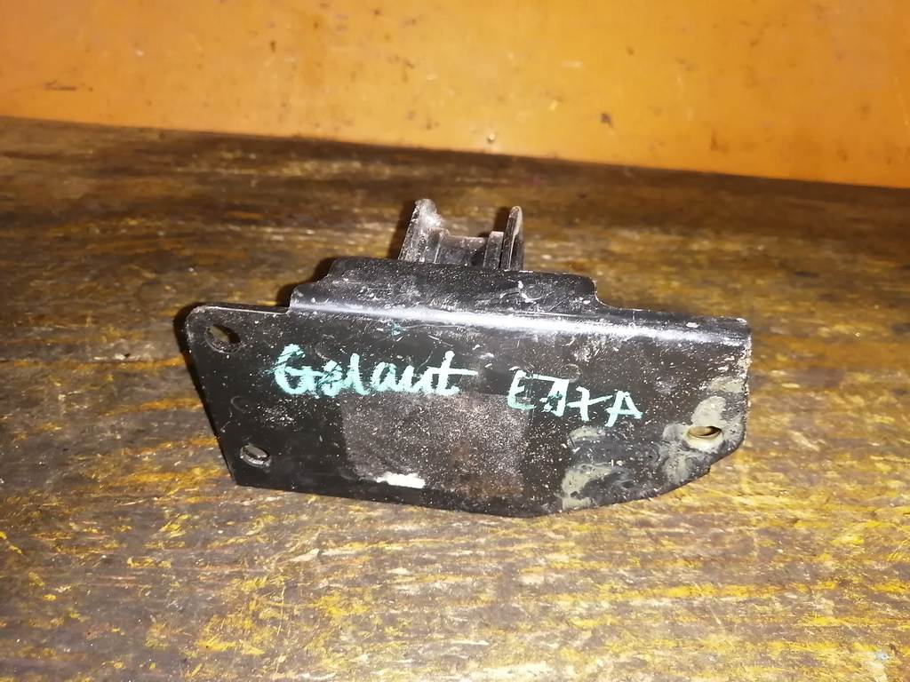 GALANT EA7A ПОДУШКА ДВС ЛЕВАЯ Mitsubishi Galant 1