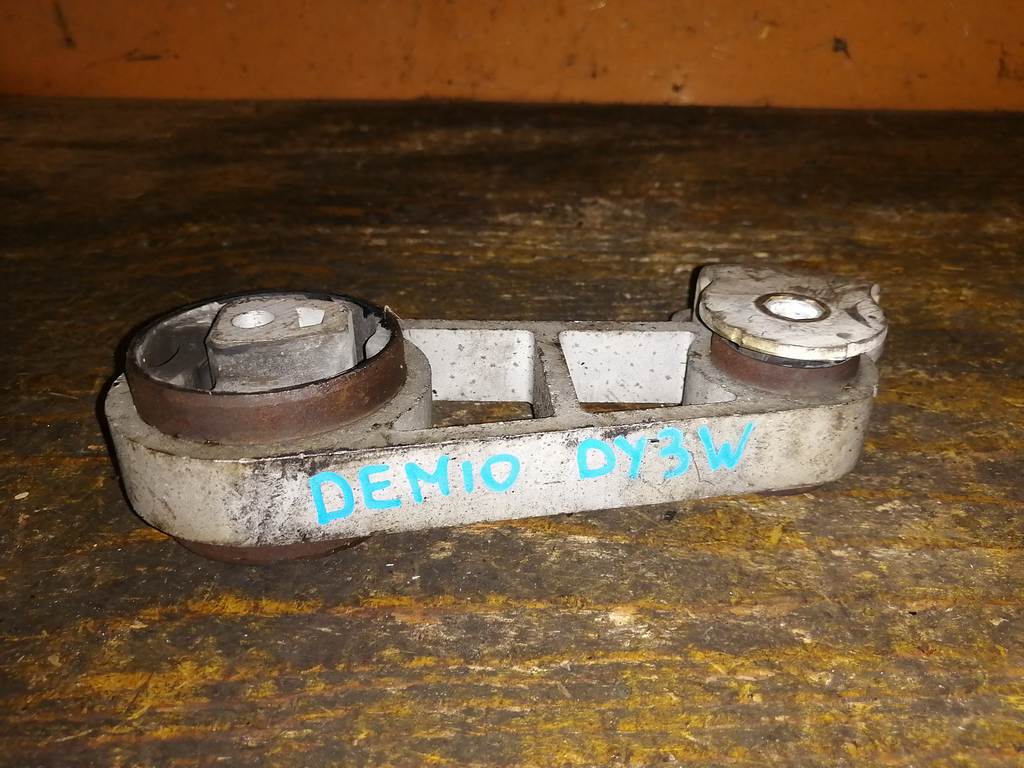 подушка двигателя Mazda Demio 0
