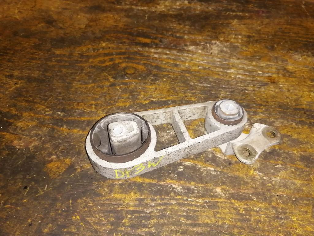 DEMIO DY3W ПОДУШКА ДВС ЗАДНЯЯ Mazda Demio 1