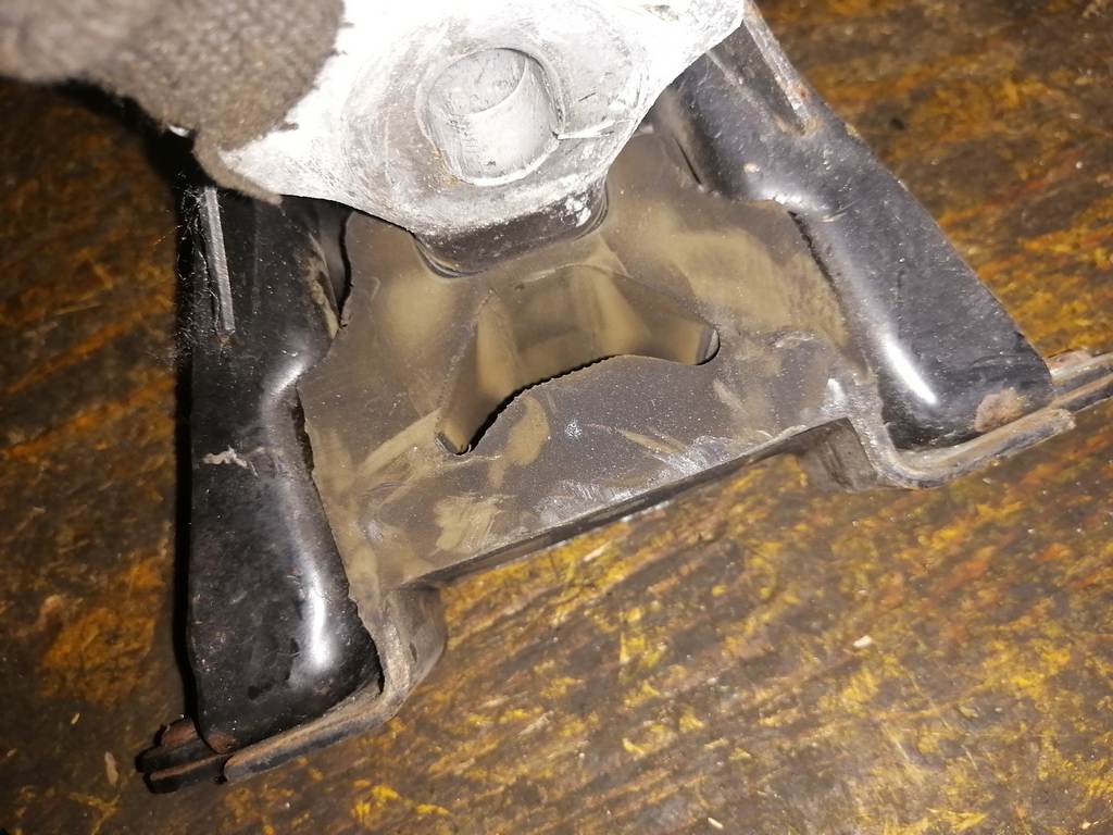 VITZ KSP90 ПОДУШКА ДВС ЛЕВАЯ Toyota Vitz 1