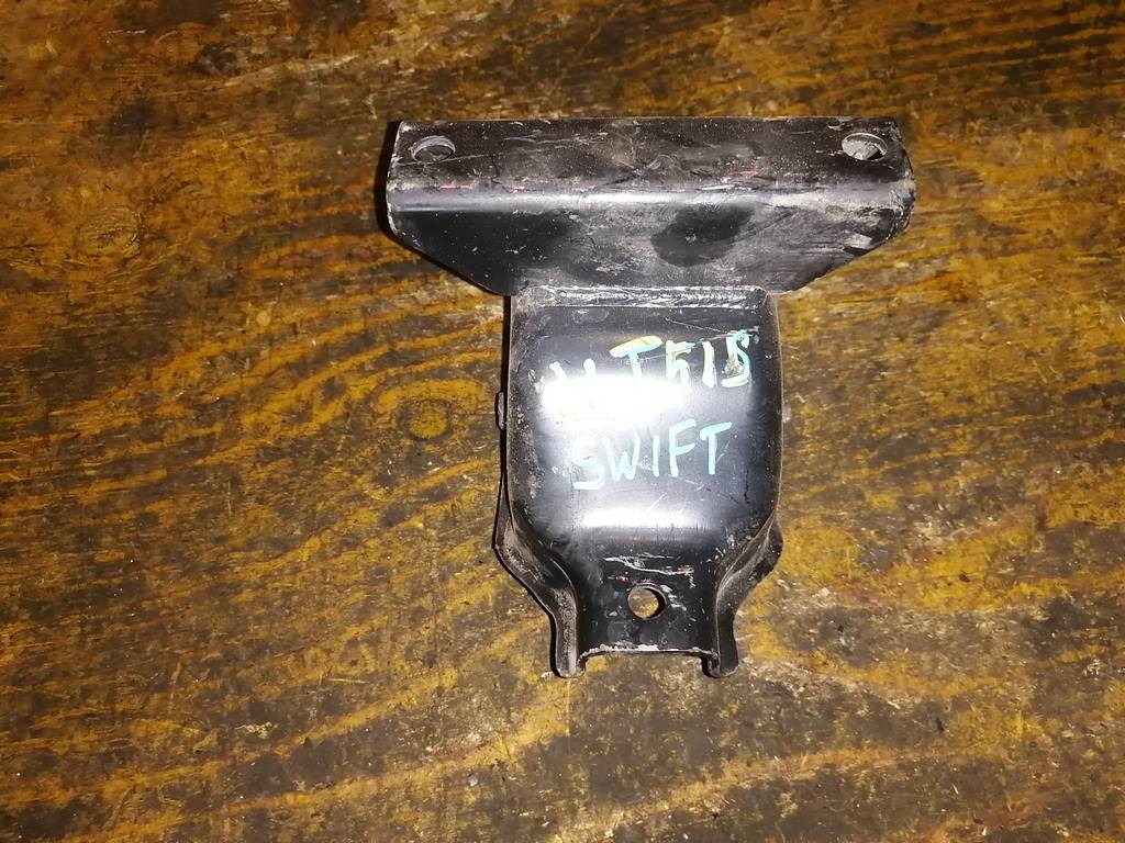 подушка двигателя Suzuki Swift 0