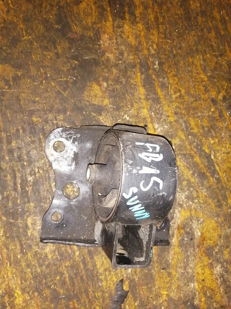 подушка двигателя Nissan Sunny 0