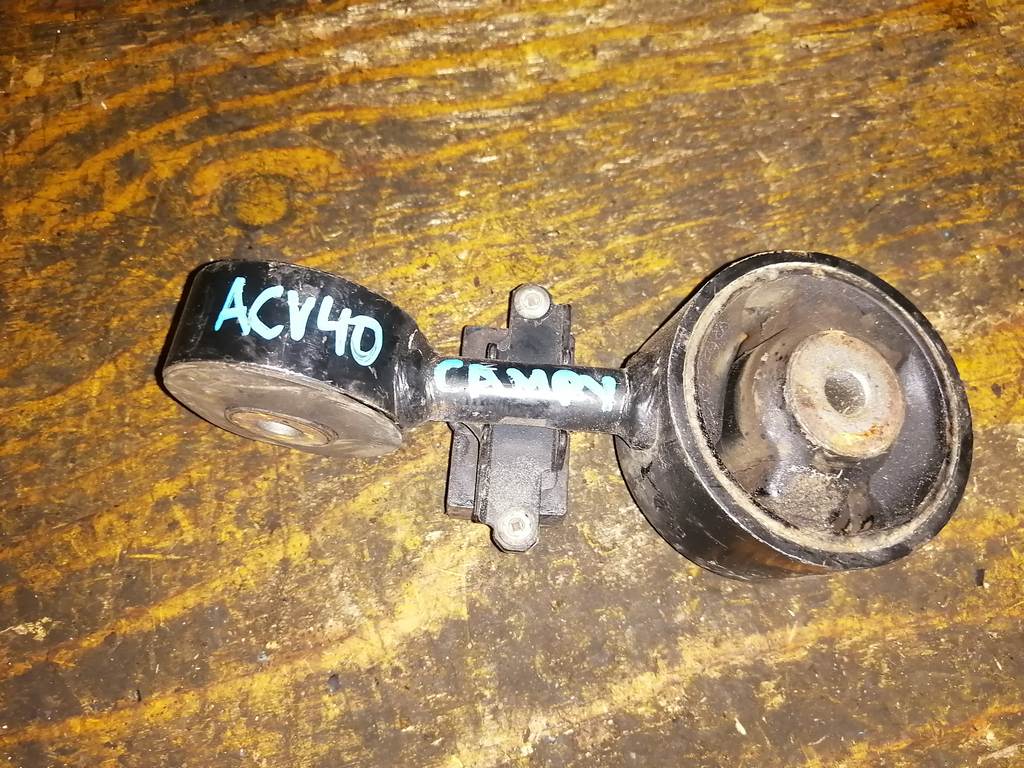 подушка двигателя Toyota Camry 0